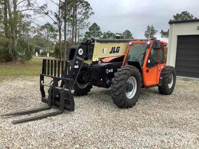 JLG 943 Teleskoplastare