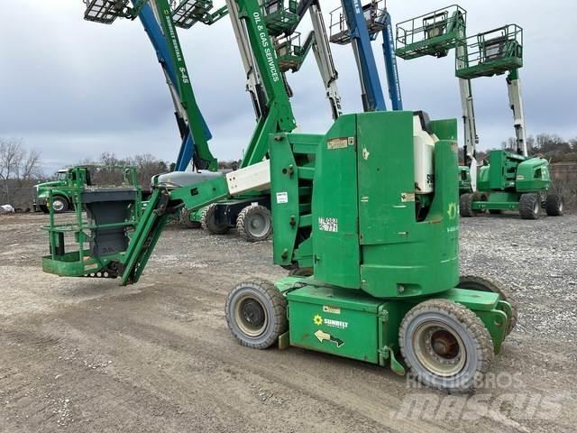 JLG E300AJ Bomliftar