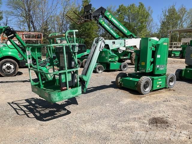 JLG E300AJ Bomliftar