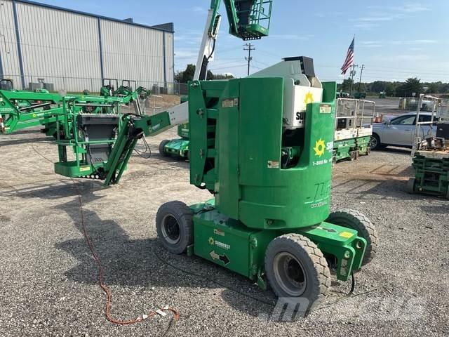 JLG E300AJ Bomliftar