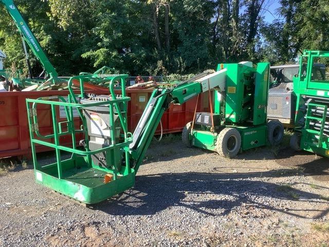 JLG E300AJ Bomliftar