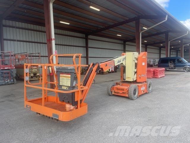 JLG E300AJ Bomliftar