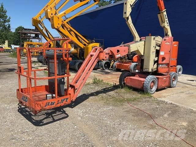 JLG E300AJP Bomliftar