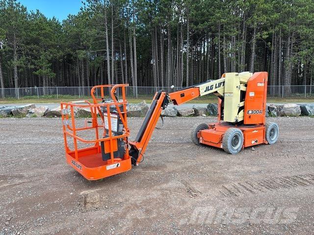 JLG E300AJP Bomliftar