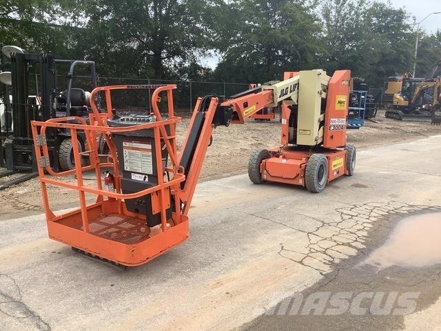 JLG E300AJP Bomliftar
