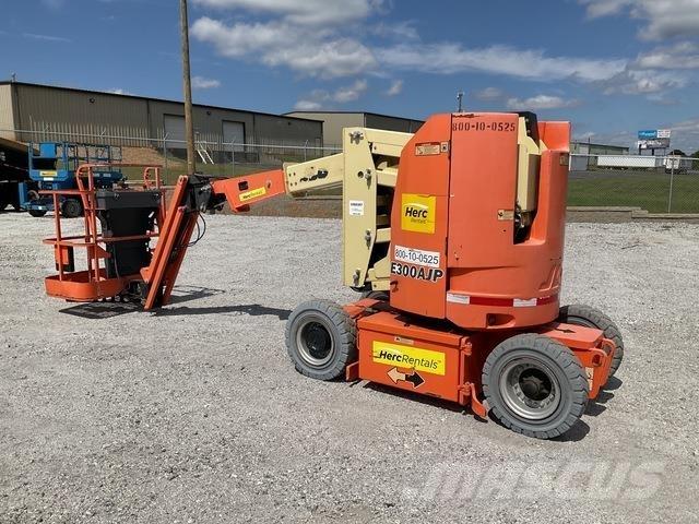 JLG E300AJP Bomliftar