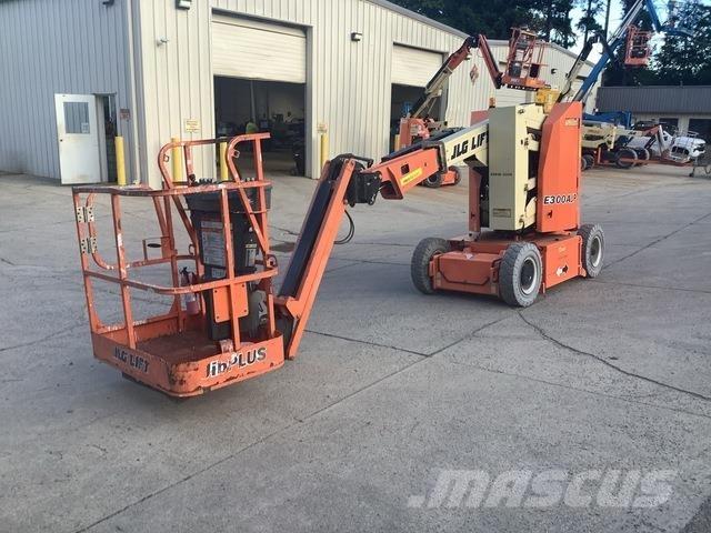 JLG E300AJP Bomliftar