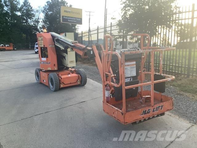 JLG E300AJP Bomliftar