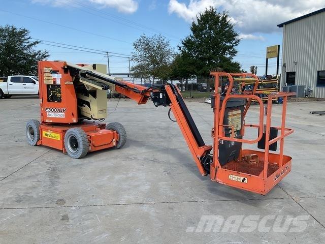 JLG E300AJP Bomliftar