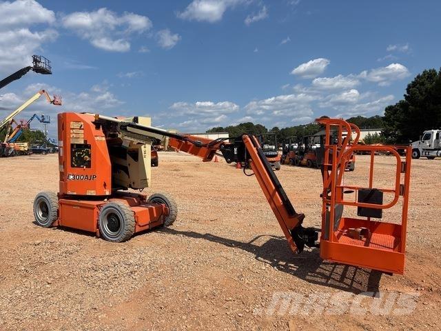 JLG E300AJP Bomliftar