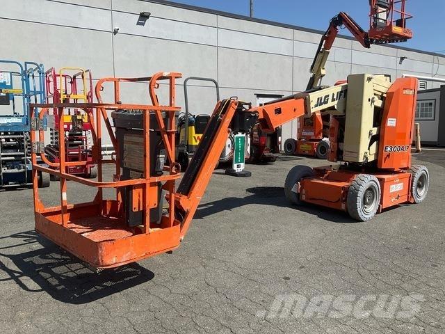 JLG E300AJP Bomliftar
