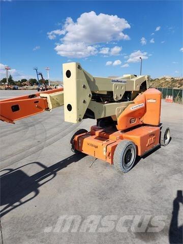 JLG E400AJP Bomliftar