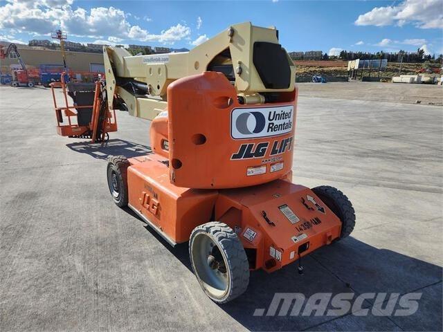 JLG E400AJP Bomliftar