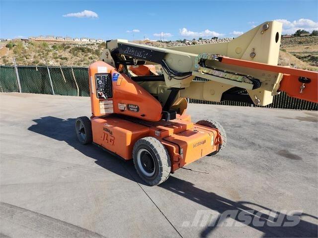 JLG E400AJP Bomliftar