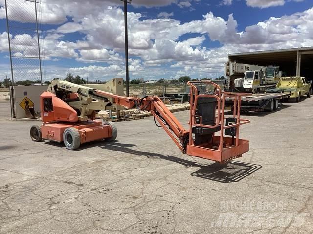JLG E400AJPN Bomliftar