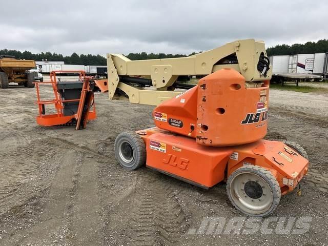JLG E400AJPN Bomliftar