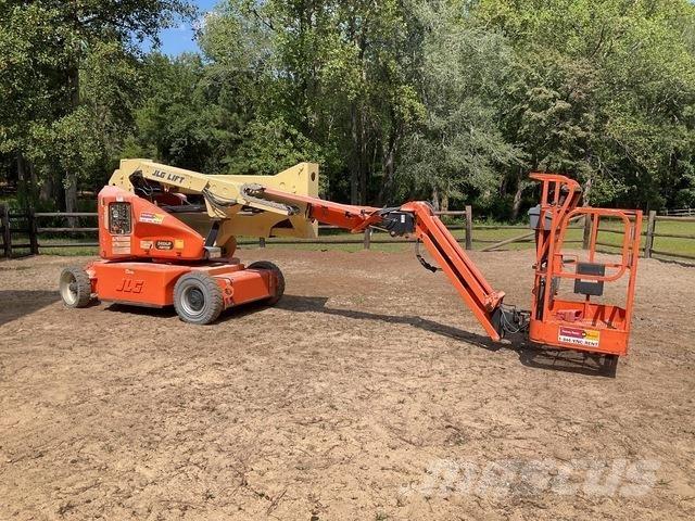 JLG E400AJPN Bomliftar