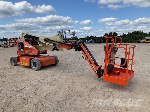 JLG E400AJPN Bomliftar