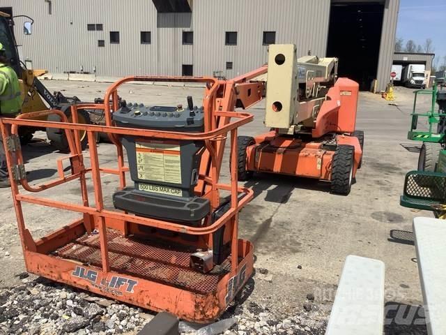 JLG E450AJ Bomliftar