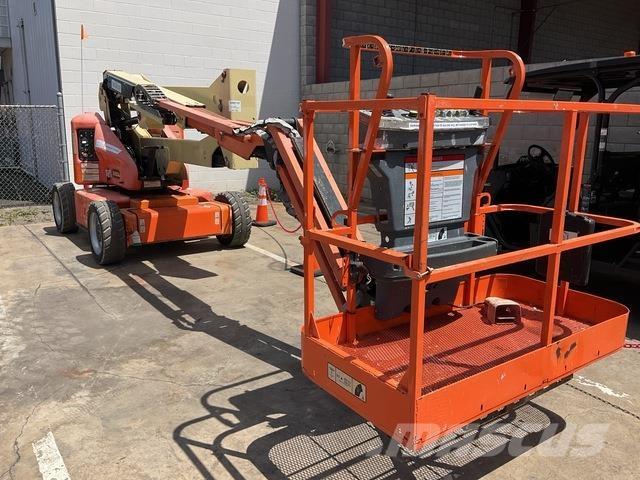 JLG E450AJ Bomliftar