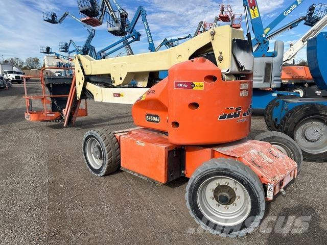JLG E450AJ Bomliftar