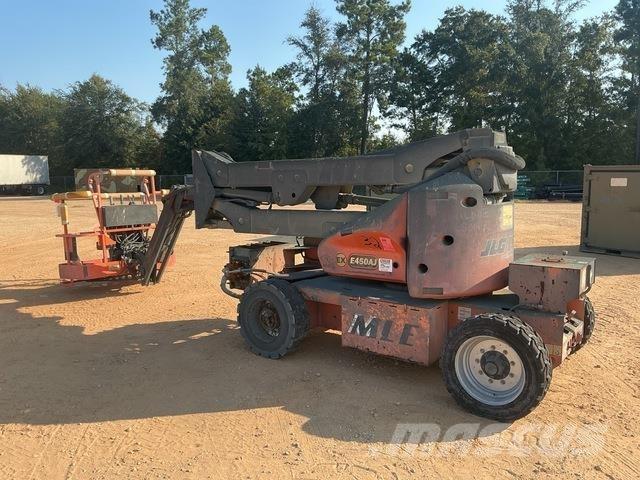 JLG E450AJ Bomliftar