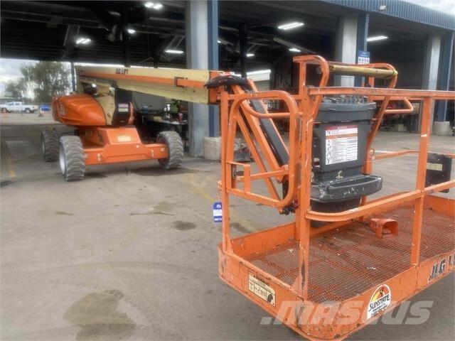 JLG M600J Bomliftar
