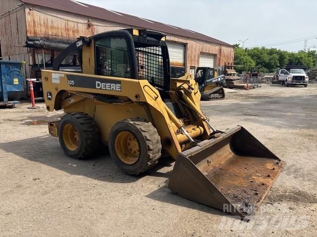 John Deere 325 Kompaktlastare