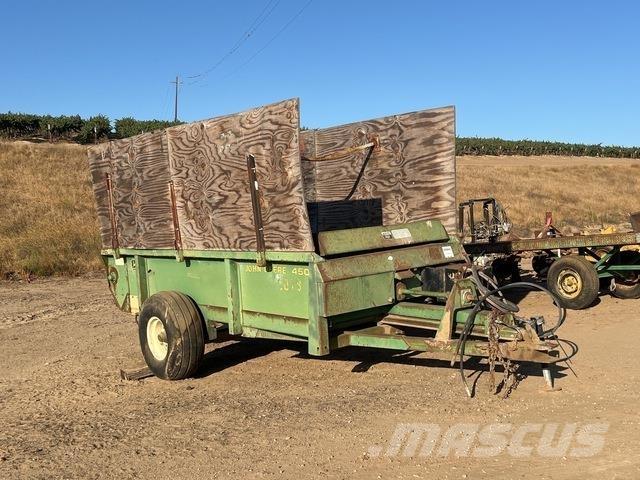 John Deere 450 Fast- och kletgödselspridare