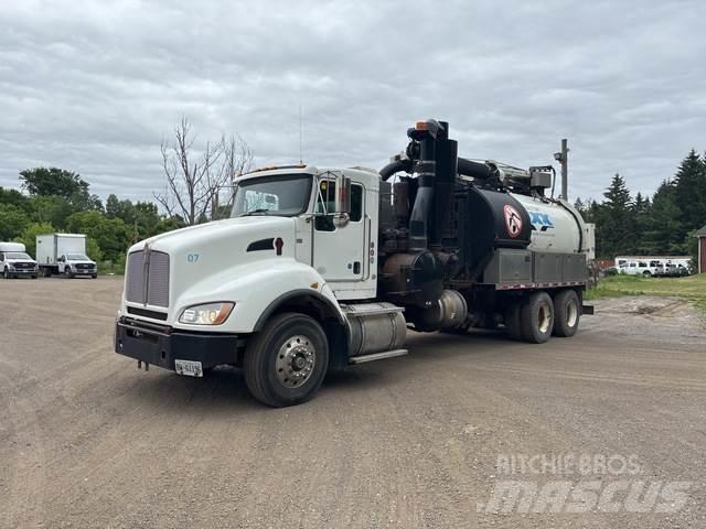 Kenworth T440 Bandgrävare