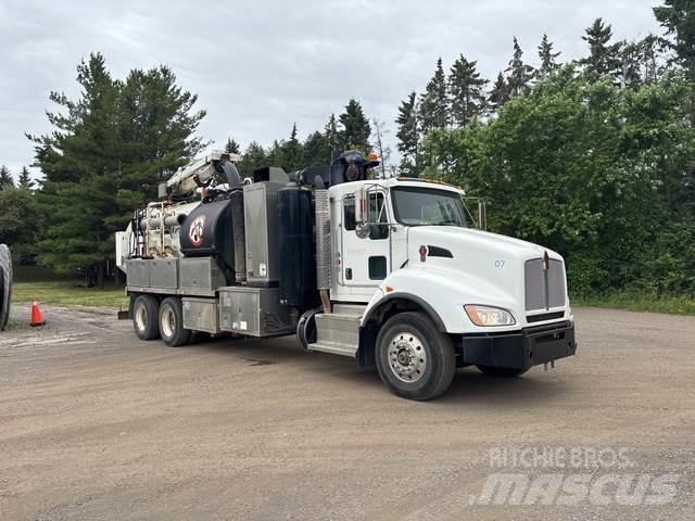 Kenworth T440 Bandgrävare