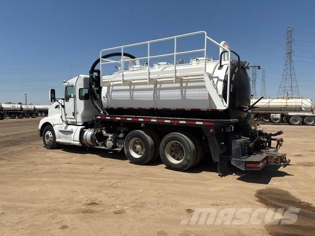 Kenworth T660 Slamsugningsbil