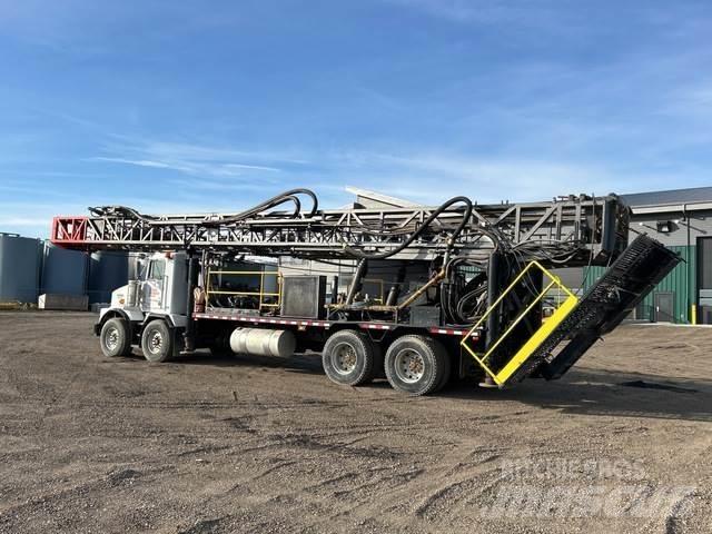 Kenworth T800 Lastbilar med borraggregat