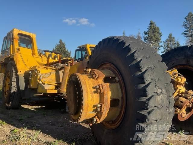Komatsu 330M Midjestyrd dumper