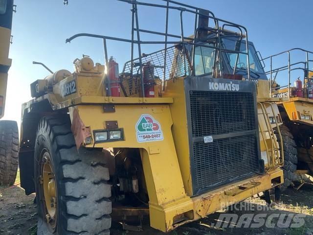 Komatsu 330M Midjestyrd dumper