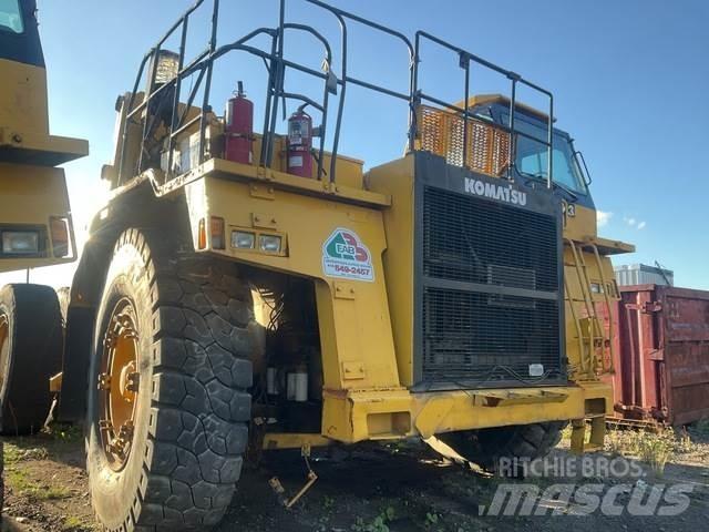 Komatsu 330M Midjestyrd dumper