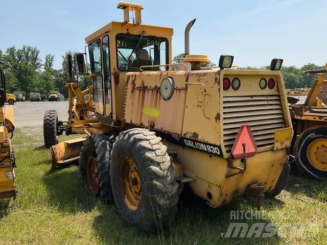 Komatsu 830B Väghyvlar