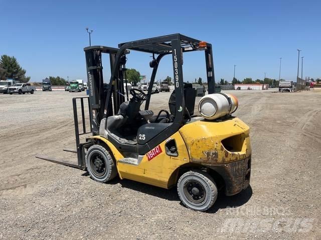 Komatsu FG25T Entreprenad - Övrigt