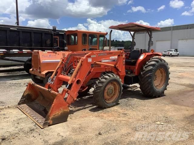 Kubota M8200 Traktorer