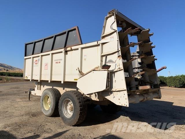 Kuhn PSC161T Fast- och kletgödselspridare