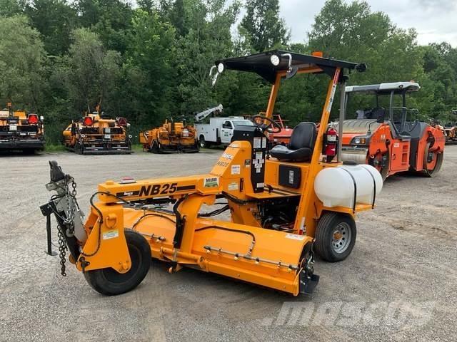 LeeBoy NB25 Inomhus sopmaskiner