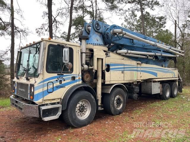 Mack 47M Lastbilar med betongpump