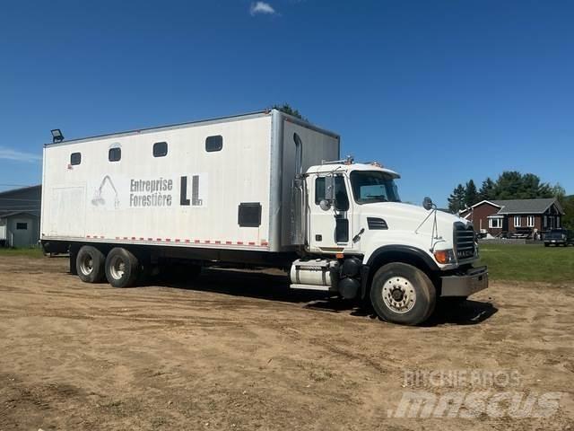 Mack 700 Flakbilar/Pickuper