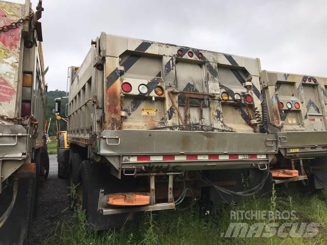Mack 700 Snöblad och plogar
