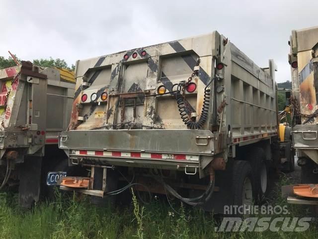 Mack 700 Snöblad och plogar