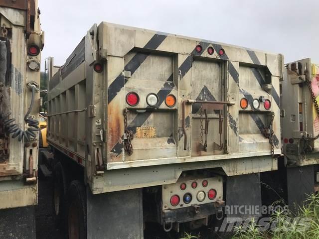 Mack 700 Snöblad och plogar