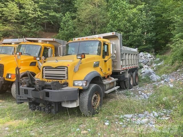 Mack 700 Snöblad och plogar