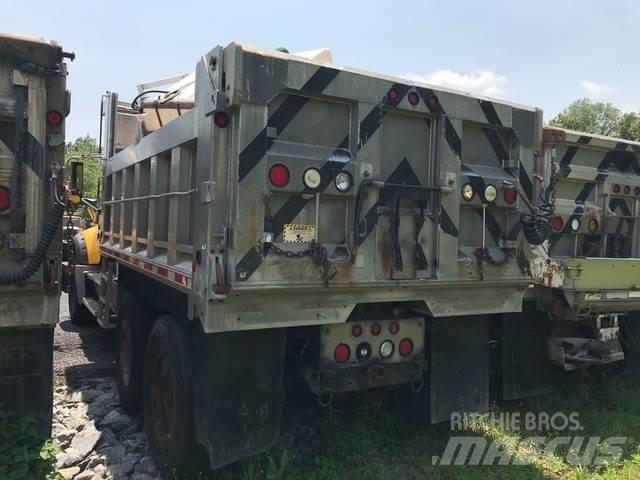 Mack 700 Snöblad och plogar
