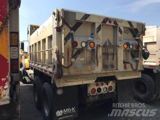 Mack 700 Snöblad och plogar