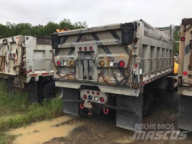 Mack 700 Snöblad och plogar